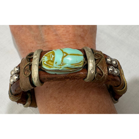 Vintage Green Scarab Bracelet Egyptian Revival Leather Wire Wrapped Boho Unisex - Picture 1 of 10